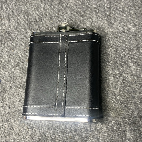 Bey Berk 6 oz. Stainless Steel Flask - Picture 3 of 5